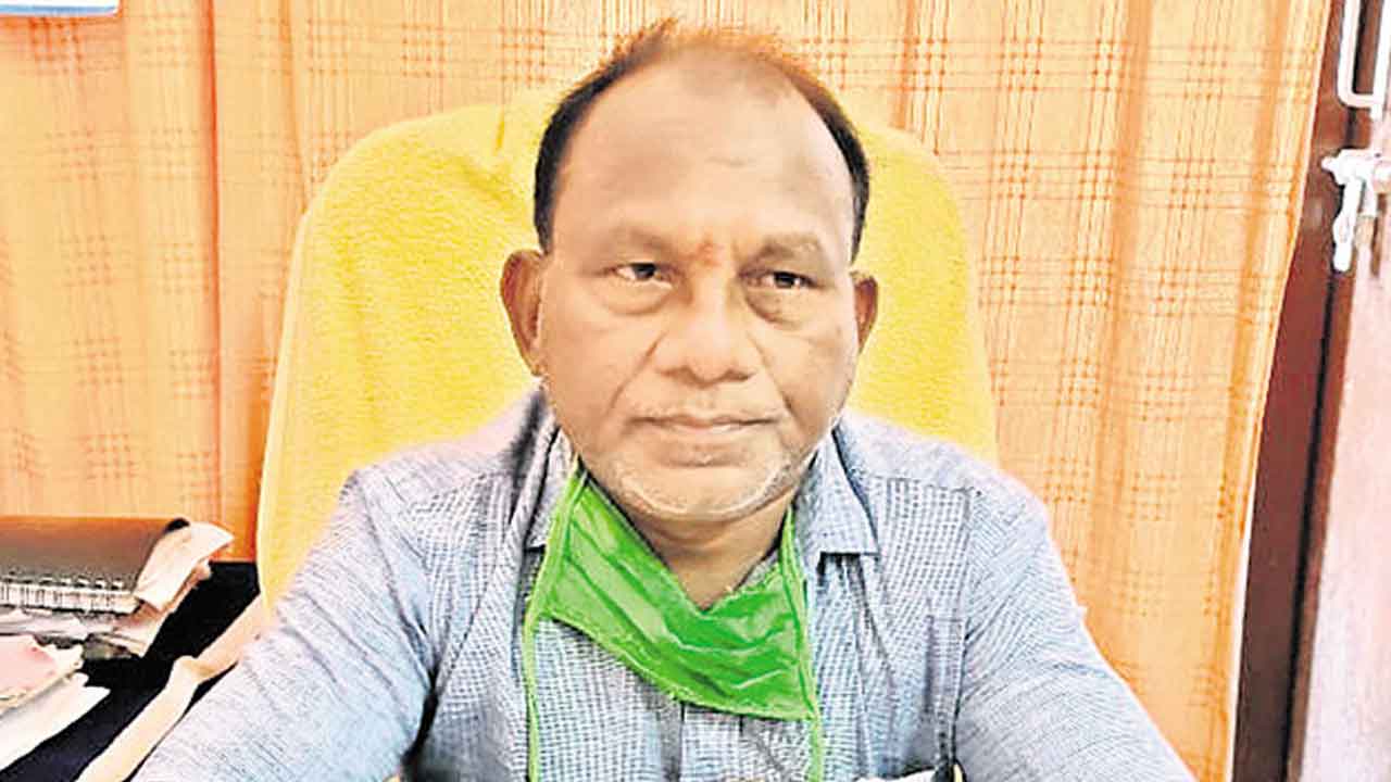 DMHO | నారాయణగిరి సబ్ సెంటర్ను పరిశీలించిన డీఎంహెచ్వో డా.అప్పయ్య