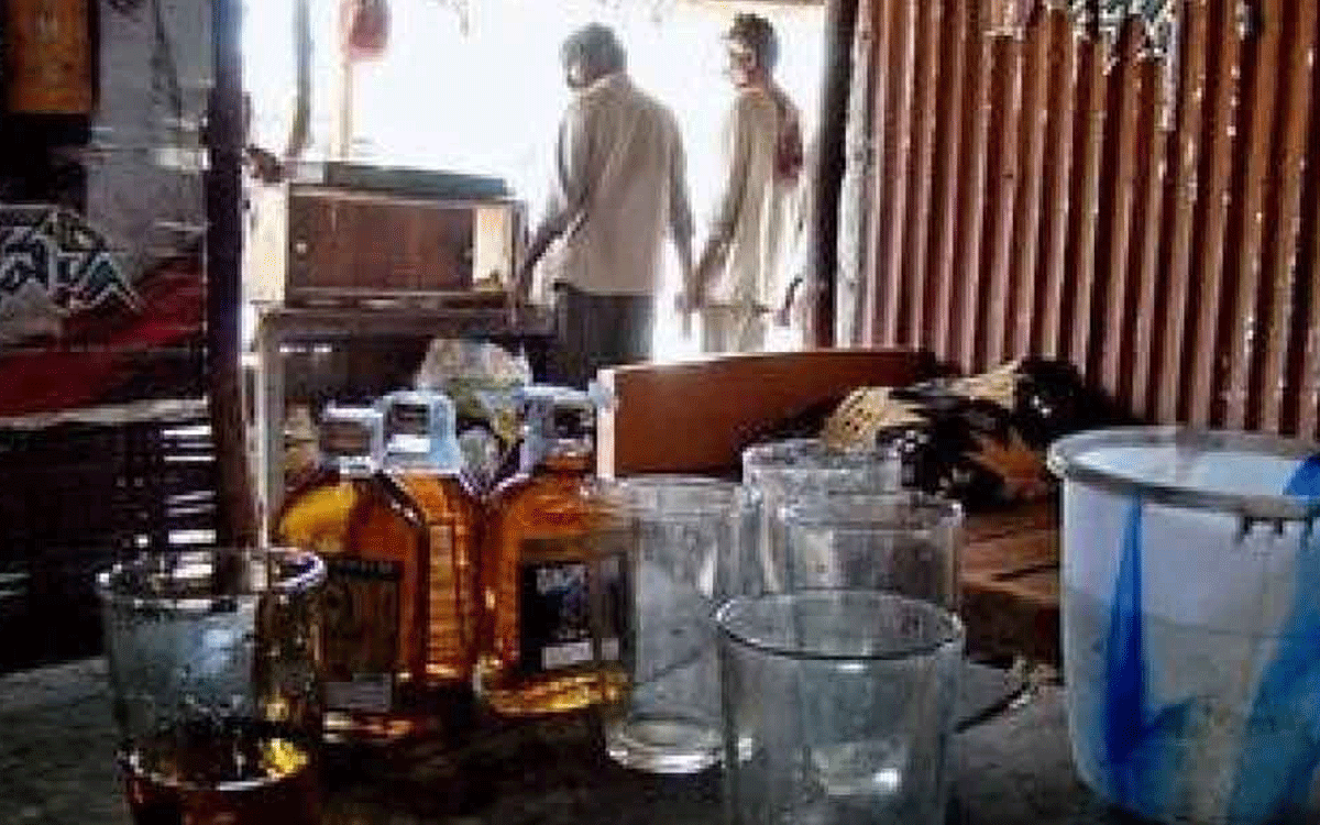 Belt Shops : బెల్టు షాపులు బంద్ చేయాల‌ని రాఘవాపురం గ్రామస్తుల తీర్మానం