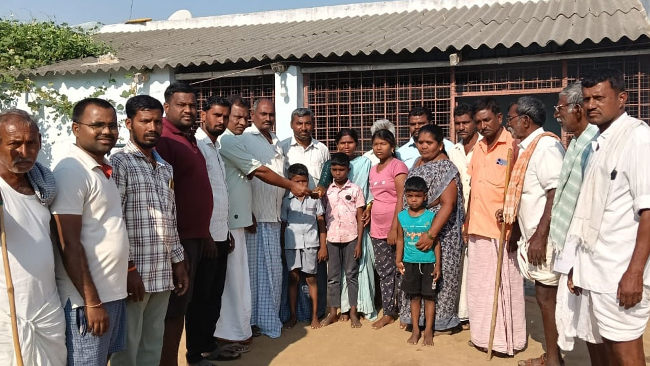 Niranjan Reddy | ఎరుకలి భీమయ్య కుటుంబానికి ఆర్థిక సాయం చేసిన మాజీ మంత్రి నిరంజన్ రెడ్డి