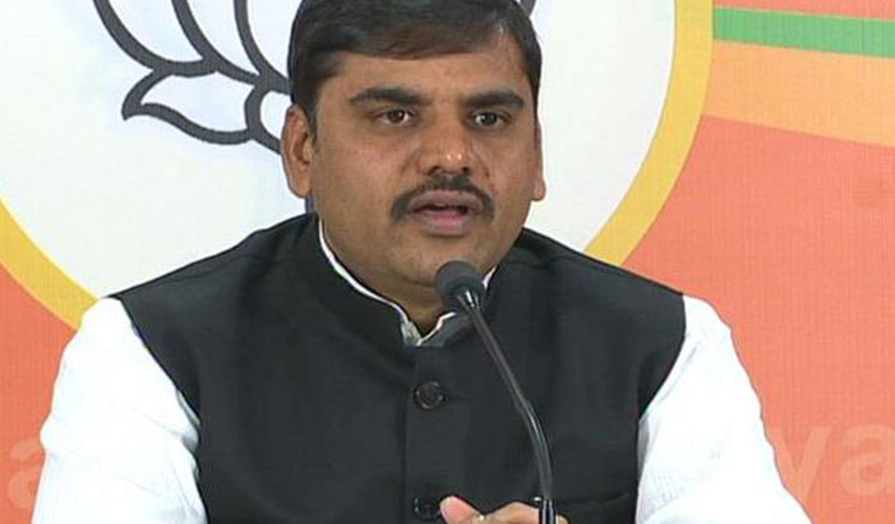 Pawan Kalyan| వేడెక్కుతున్న భాష రాజ‌కీయం.. ప‌వ‌న్‌ని విమ‌ర్శించినందుకు ప్ర‌కాశ్ రాజ్‌కి బీజేపీ నేత స్ట్రాంగ్ కౌంట‌ర్