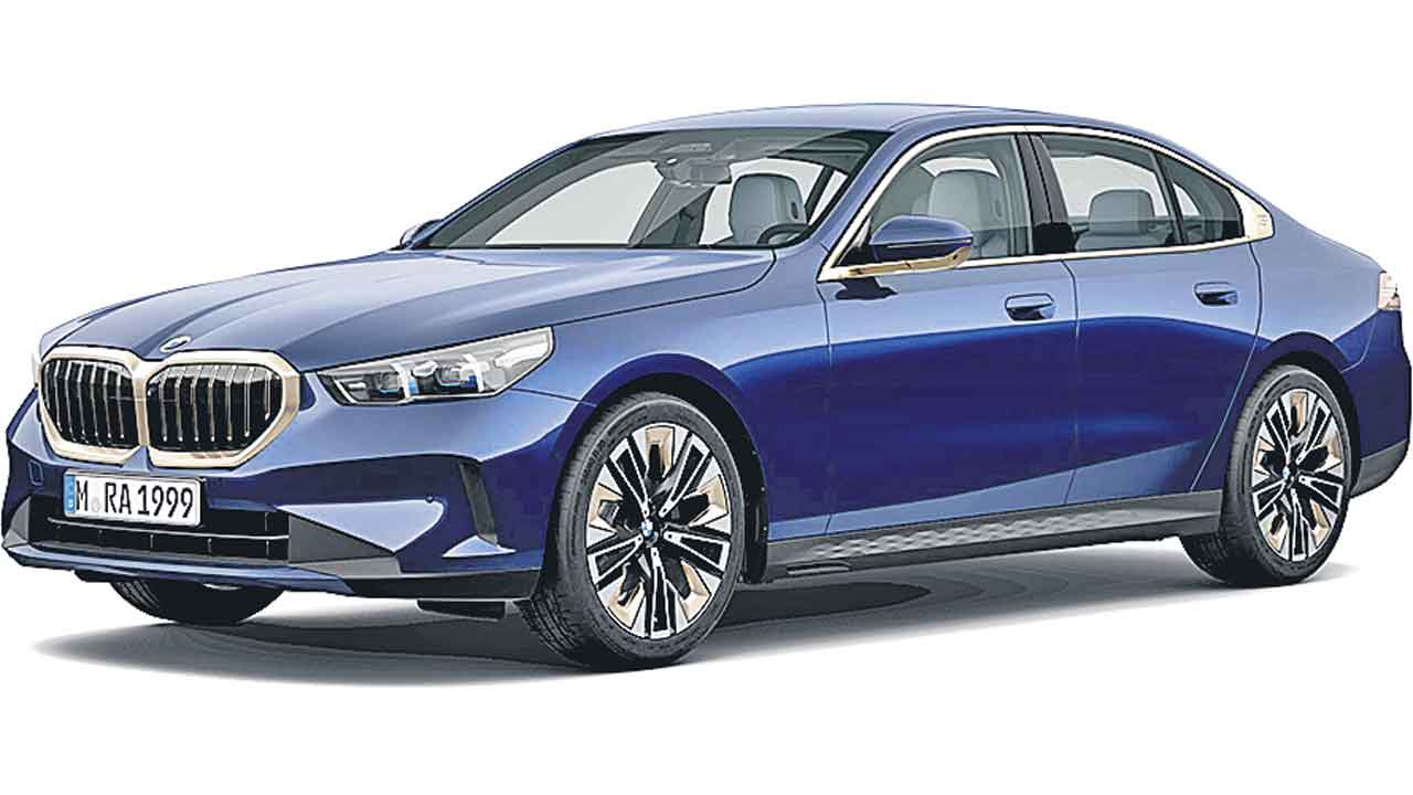 బీఎండబ్ల్యూ కార్ల ధరలకు రెక్కలు