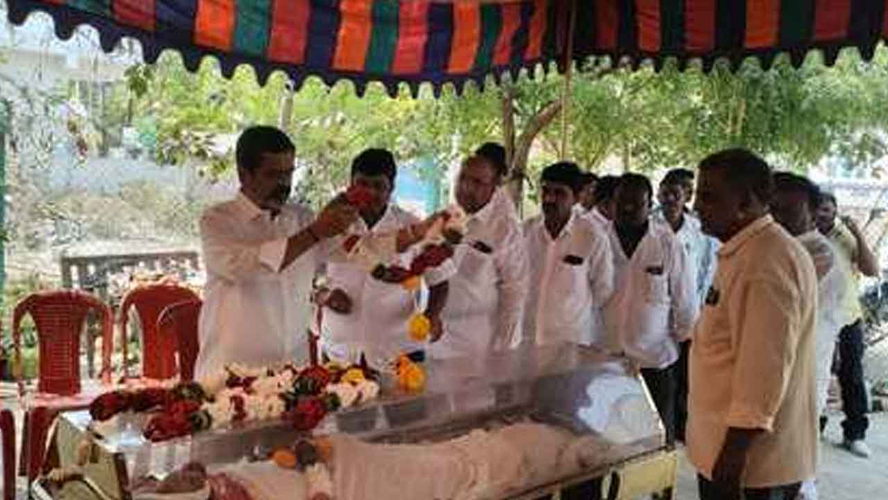 BRS | బీఆర్ఎస్ నేతను పరామర్శించిన మాజీ ఎమ్మెల్యే చిట్టెం రామ్మోహన్ రెడ్డి