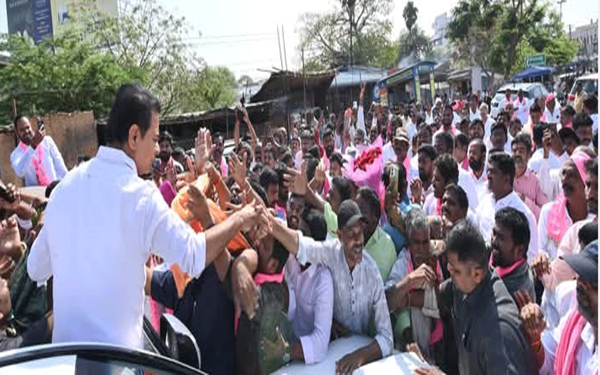 KTR : సూర్యాపేటలో కేటీఆర్కు జననిరాజనం.. కధం తొక్కిన బీఆర్ఎస్ దళం