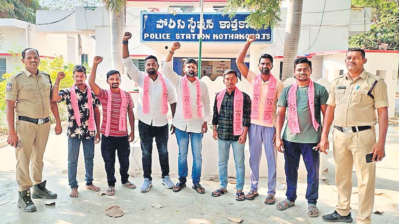 బీఆర్‌ఎస్వీ నాయకుల ముందస్తు అరెస్ట్‌