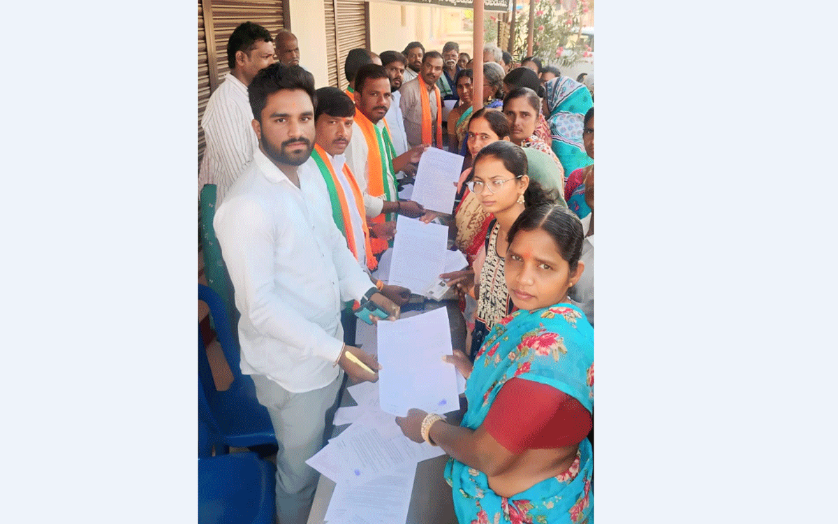 BJP : అర్హులైన మహిళలందరికీ రూ.2500 ఇవ్వాలి : స‌త్యం గౌడ్‌
