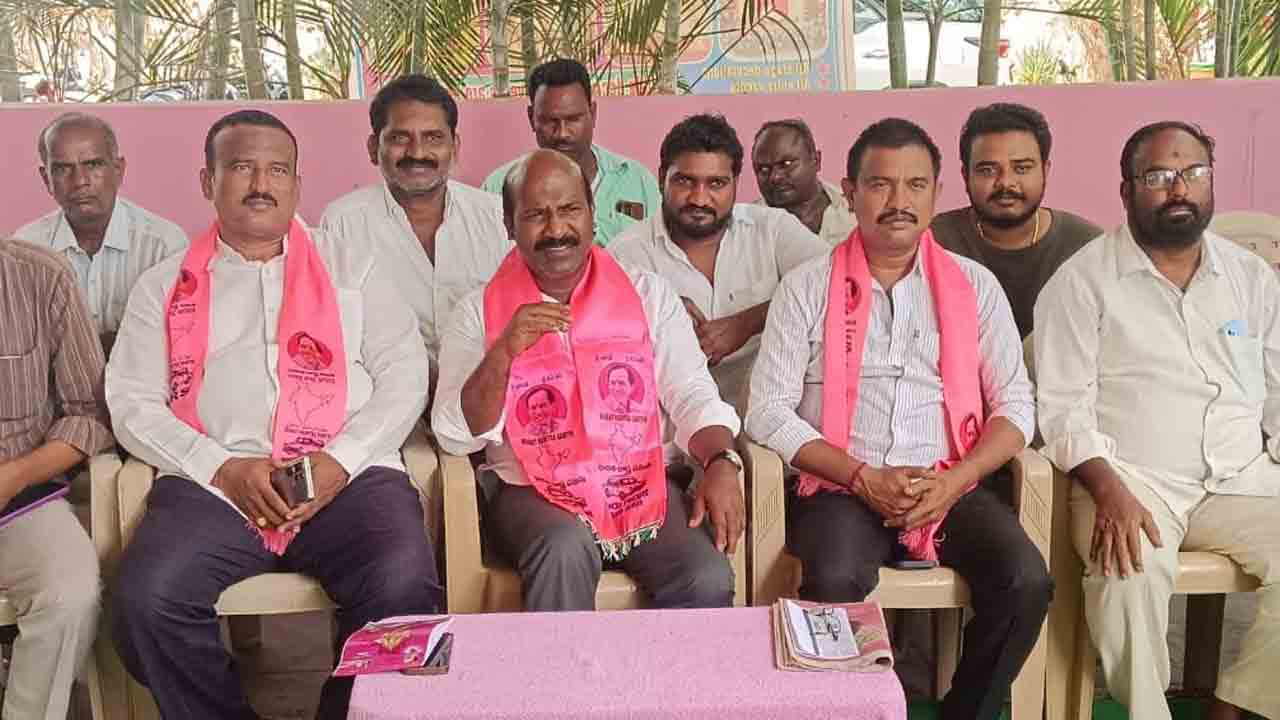 chirumarthi lingaiah | రుణమాఫీపై తాగుబోతుల కంటే హీనంగా మాట్లాడుతున్నారు : మాజీ ఎమ్మెల్యే చిరుమర్తి లింగయ్య