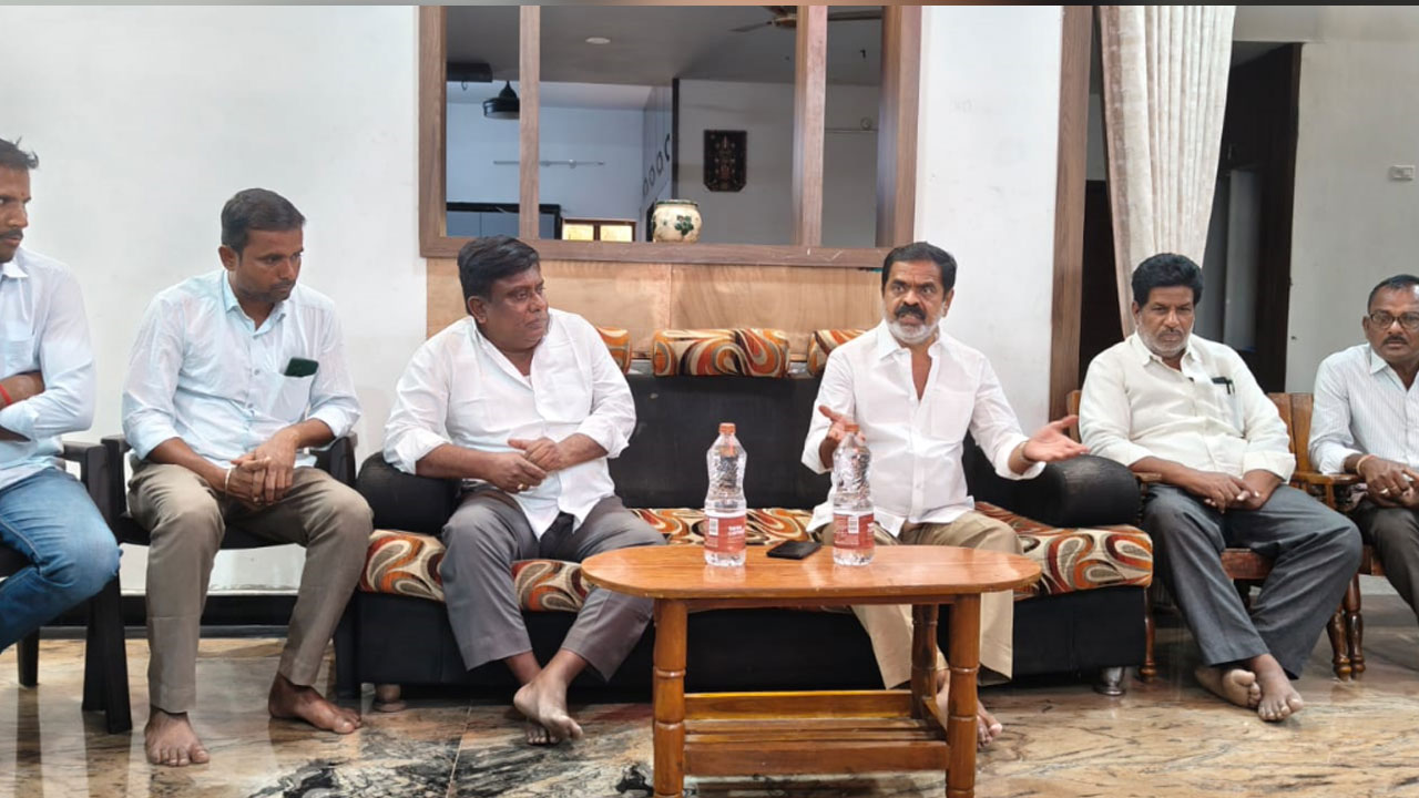 అసెంబ్లీలో అబ‌ద్ధాలాడితే ఎవ‌రు న‌మ్మ‌రు.. ఎమ్మెల్యే వాకిటి శ్రీహ‌రిపై మాజీ ఎమ్మెల్యే చిట్టెం రామ్మోహన్ రెడ్డి ఫైర్