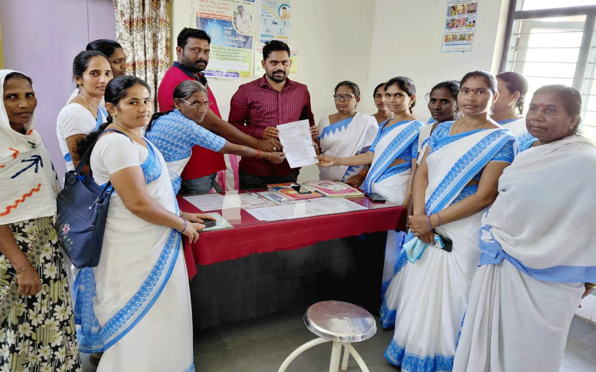Asha Workers : ఆశా వర్కర్లకు కనీస వేతనం రూ.18వే లు ఇవ్వాలి : యాస నరేష్
