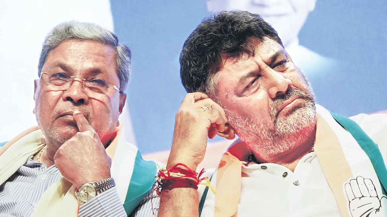 Congress Govt | ఎస్సీ, ఎస్టీ నిధులు గ్యారెంటీలకు.. హామీల అమలుకు కాంగ్రెస్‌ సర్కారు నిర్వాకం!