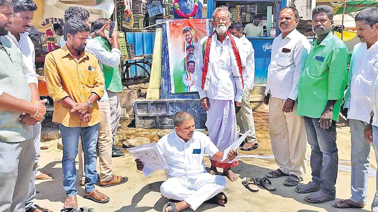 Congress | మా ప్రభుత్వంలో నాకే న్యాయం జరగడం లేదు.. అంబేద్కర్‌ విగ్రహం ఎదుట కాంగ్రెస్‌ నాయకుడి నిరసన