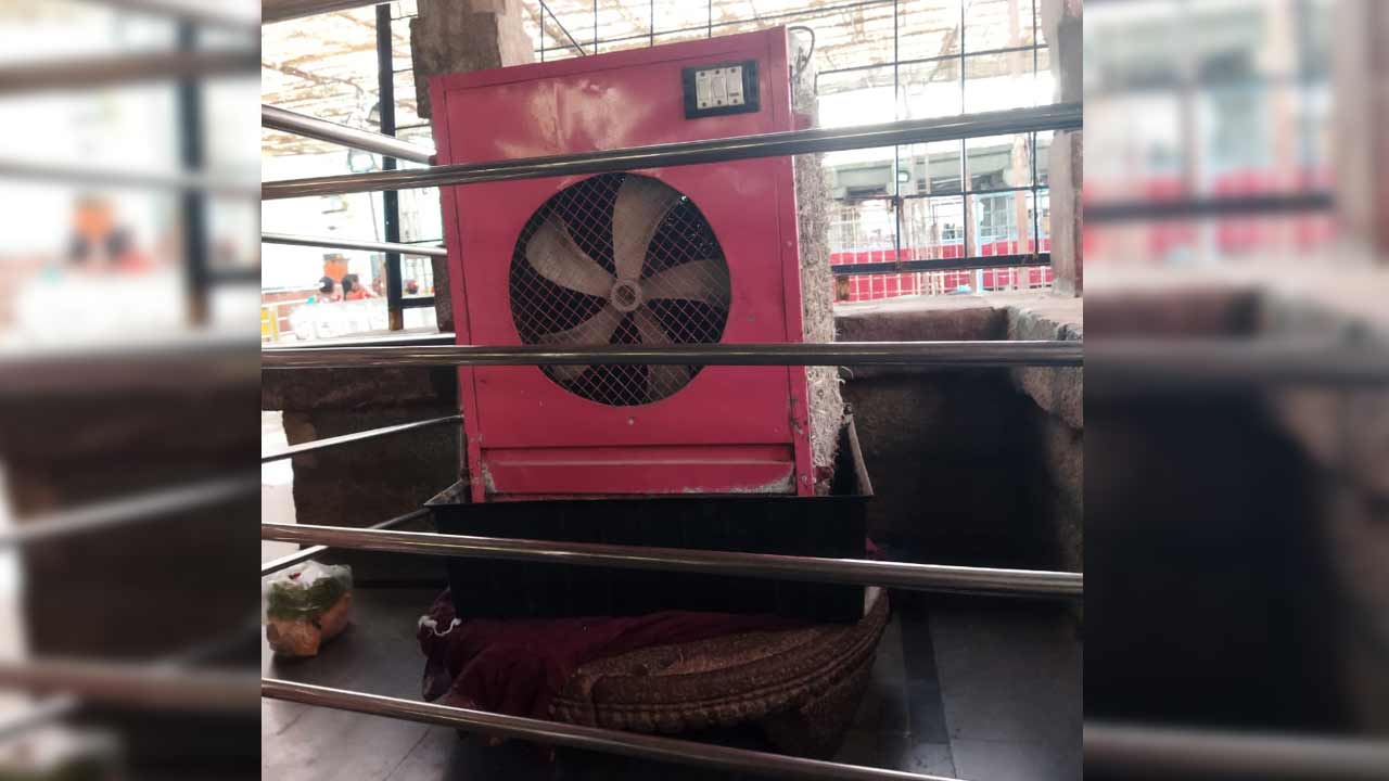 Dharmapuri | నరహరి ఏమిటిది..! కోరిన కోర్కెలు తీర్చే అల్లు బండను.. కూలర్ స్టాండ్‌గా మారుస్తారా?