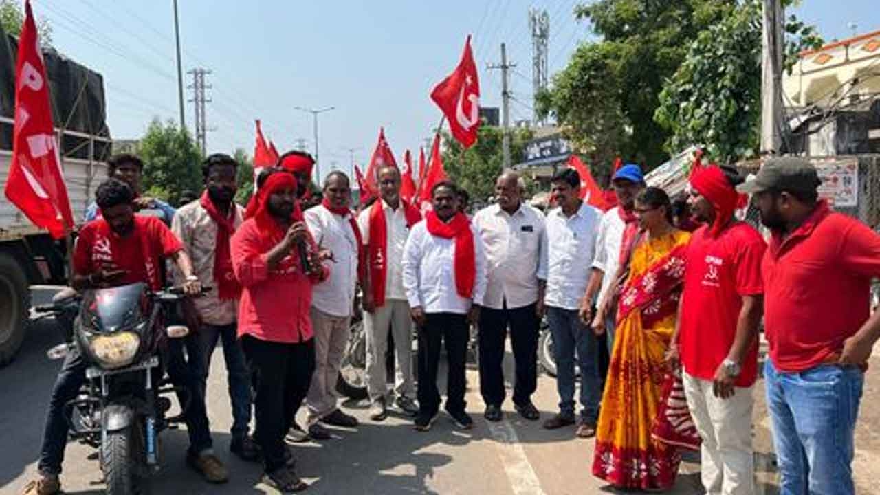 John Wesley | కాంగ్రెస్‌ పార్టీ ఆరు గ్యారంటీల పేరుతో మోసం చేసింది : జాన్‌వెస్లీ