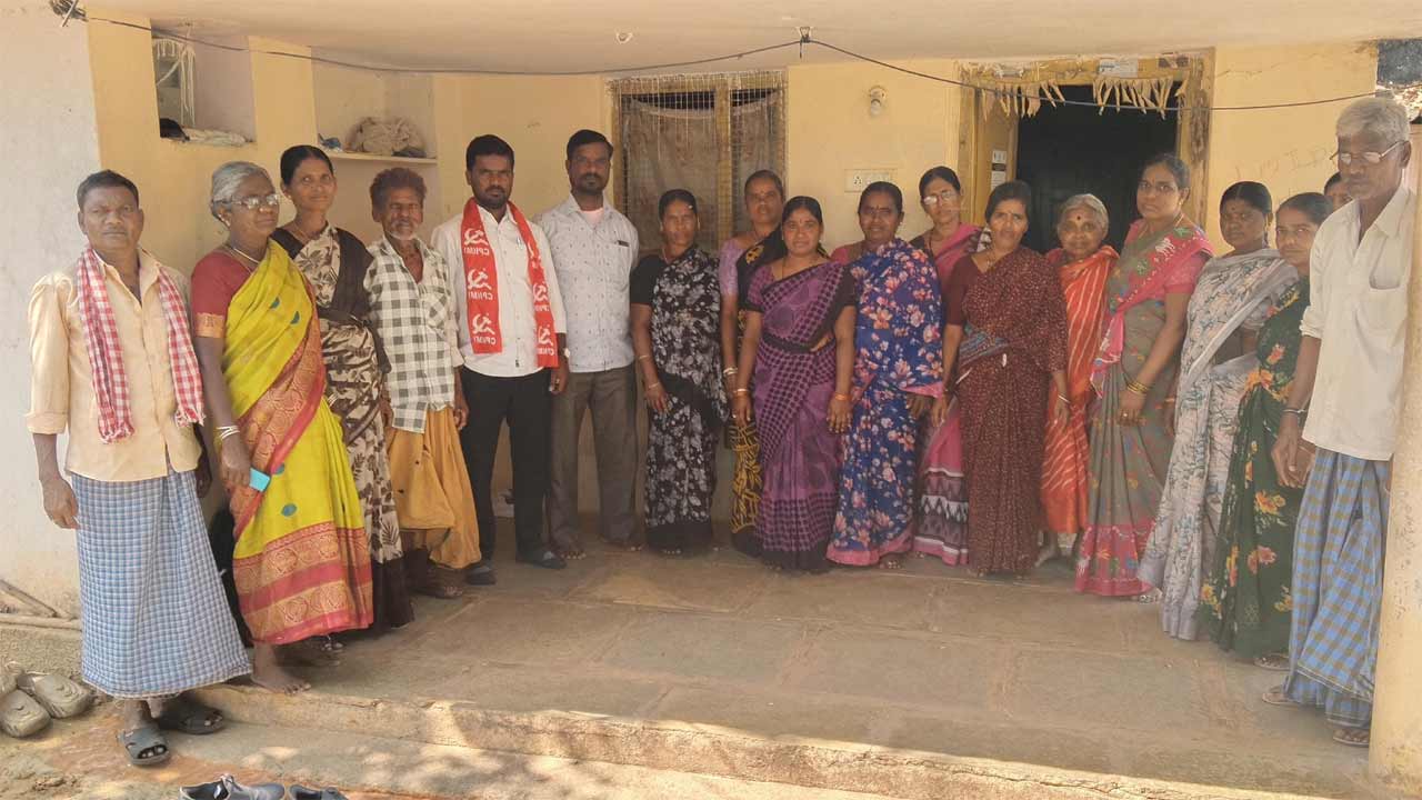 రామోజీ ఫిలిం సిటీలో ఇంటి స్థలాలు ఇచ్చేవరకు పోరాటం ఆగదు : సీపీఎం