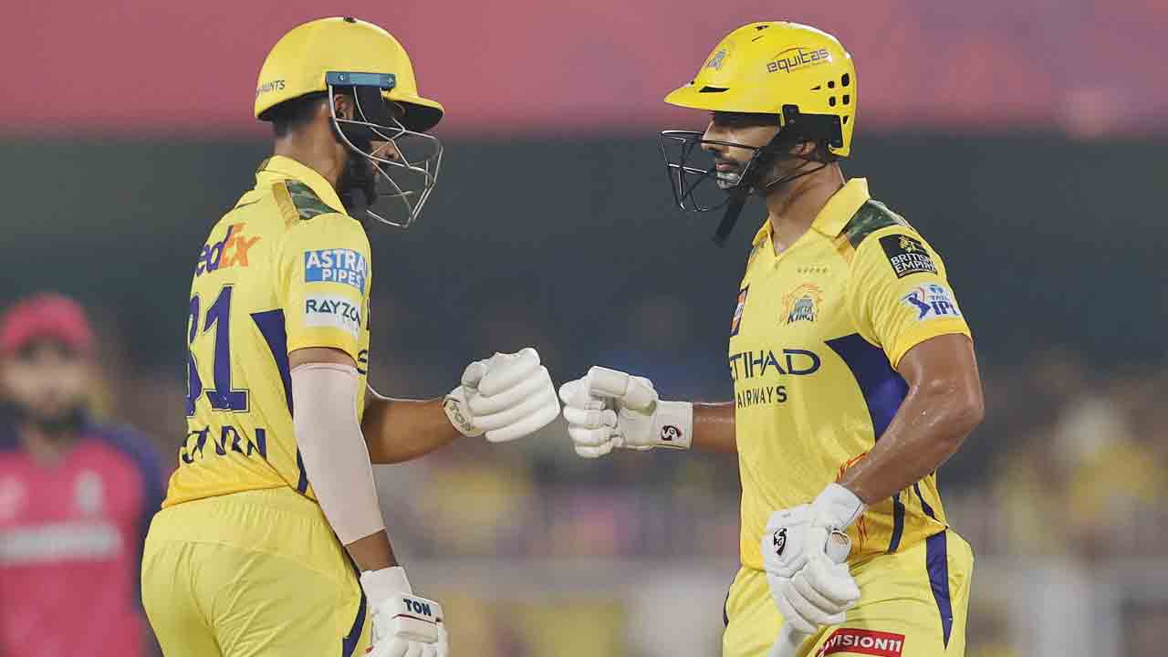 IPL 2025 | ప‌రాగ్ డైవింగ్ క్యాచ్.. సిక్స‌ర్ల దూబే ఔట్.. చెన్నై స్కోర్..?