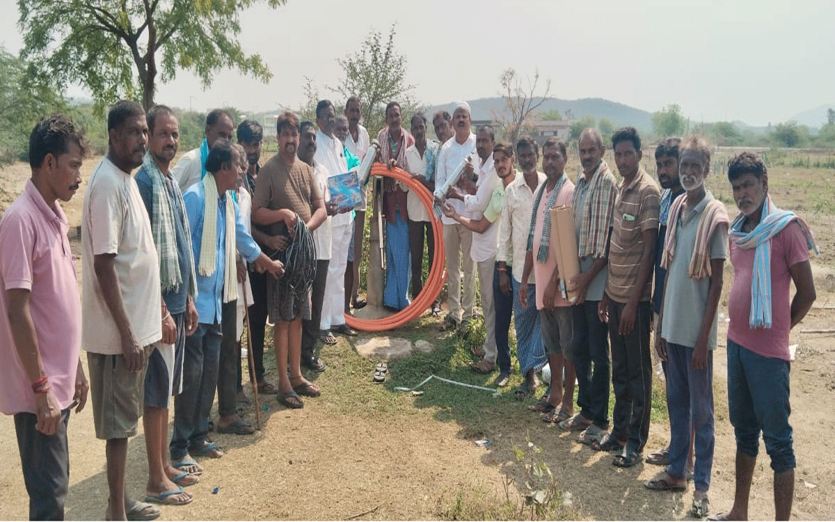 Electric Motor : కారేపల్లి వైకుంఠ ధామానికి విద్యుత్ మోటార్ అంద‌జేత‌