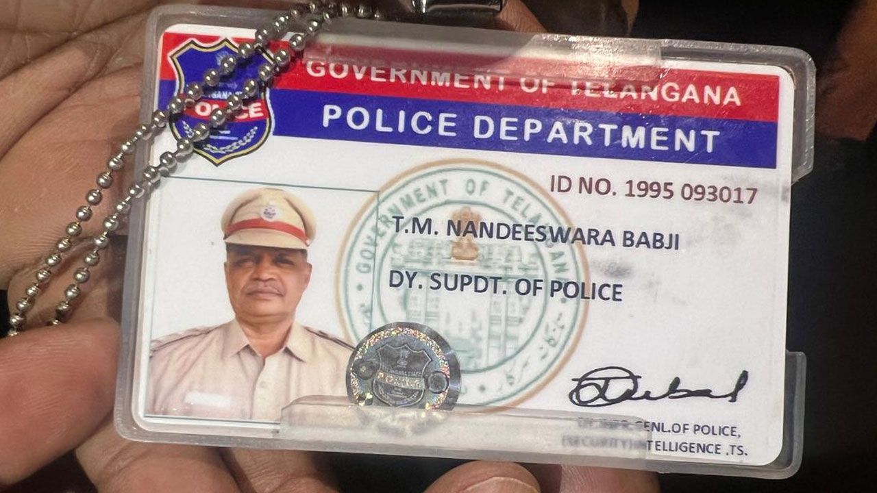 DCP Babji | లక్ష్మారెడ్డిపాలెంలో రోడ్డు ప్రమాదం.. అదనపు డీసీపీ నందీశ్వర బాబ్జీ దుర్మరణం