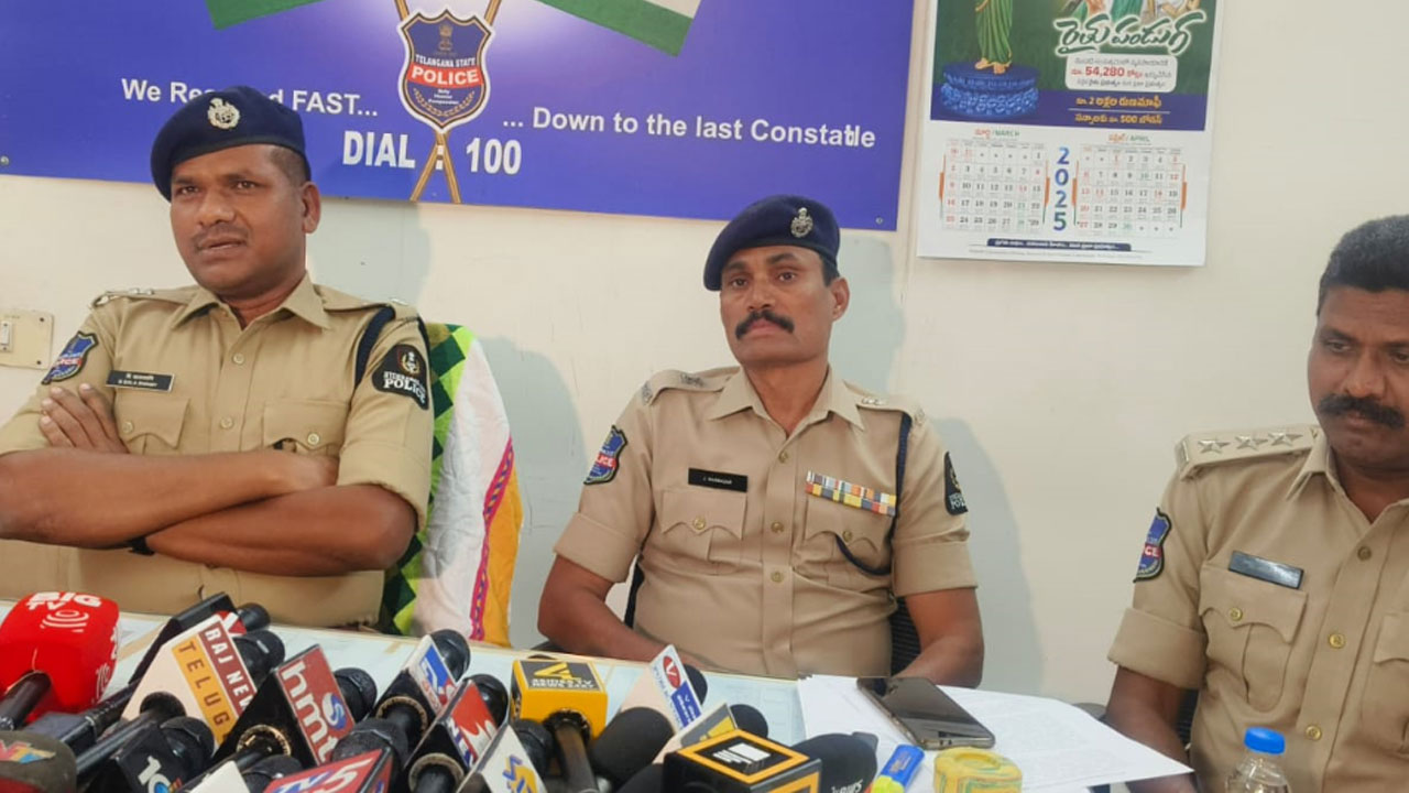 విద్యార్థుల ఆందోళనలో అసాంఘిక శక్తులు ప్రవేశించే అవకాశం : డీసీపీ బాలస్వామి