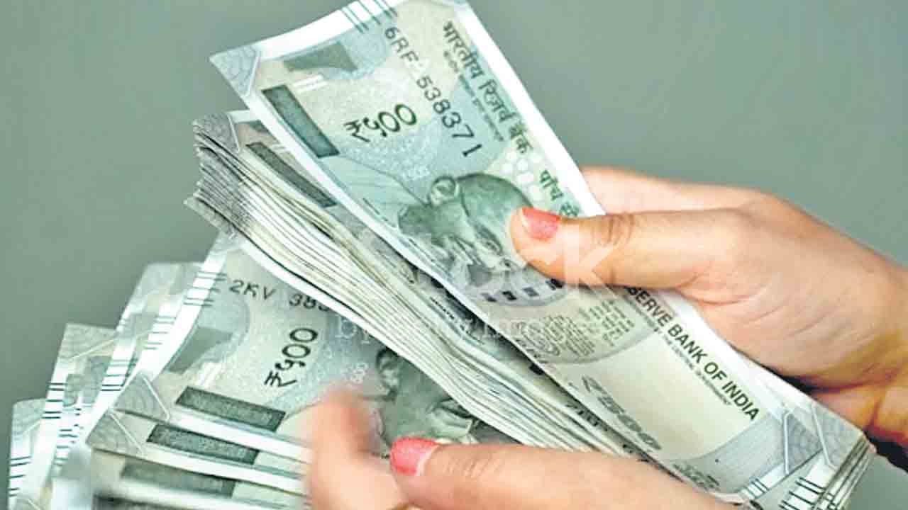 Savings | పొదుపు మంత్రం పాటిద్దాం.. లేదంటే జీవితాలు చిన్నాభిన్నమే