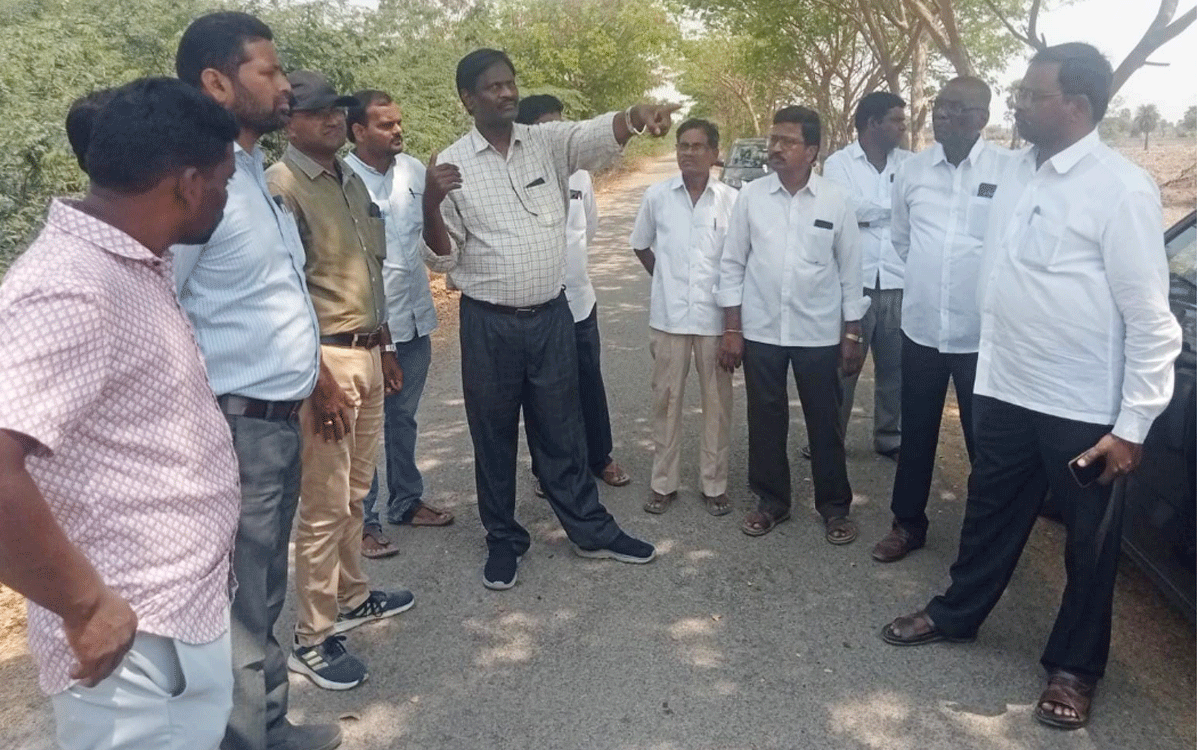 Gattuppal PHC : గ‌ట్టుప్ప‌ల్‌ పీహెచ్‌సీ భ‌వ‌న నిర్మాణానికి స్థ‌ల ప‌రిశీల‌న‌