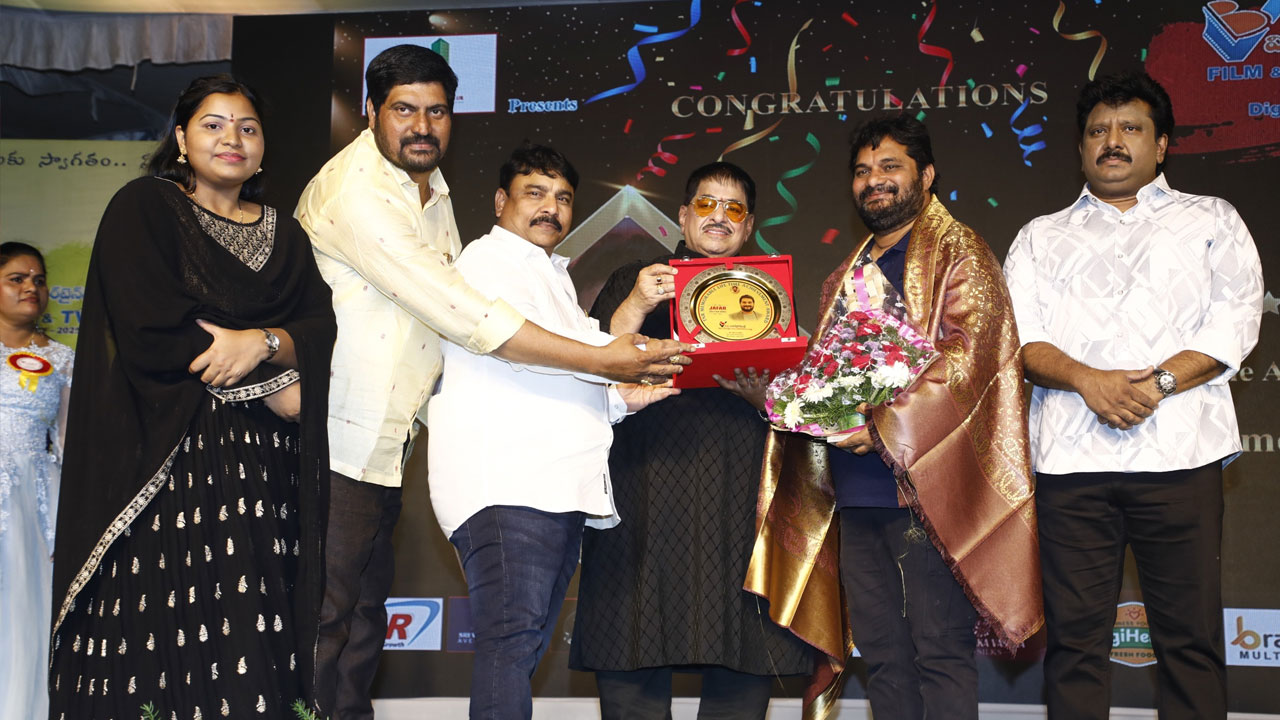 Digital Media | డిజిటల్‌ మీడియాలో నాణ్యమైన కథనాలు రావాలి : సినీ నిర్మాత అంబికా కృష్ణ