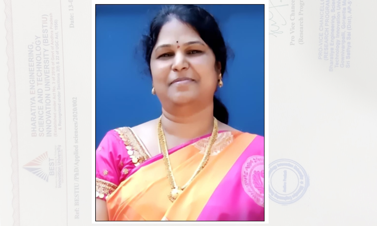 Doctorate | గణిత శాస్త్రంలో అసిస్టెంట్ ప్రొఫెసర్‌కు పీహెచ్‌డీ పట్టా.. ఎల్‌బీనగర్ రాక్ హిల్స్ కాలనీ వాసి వనజ గోష్టికి డాక్టరేట్