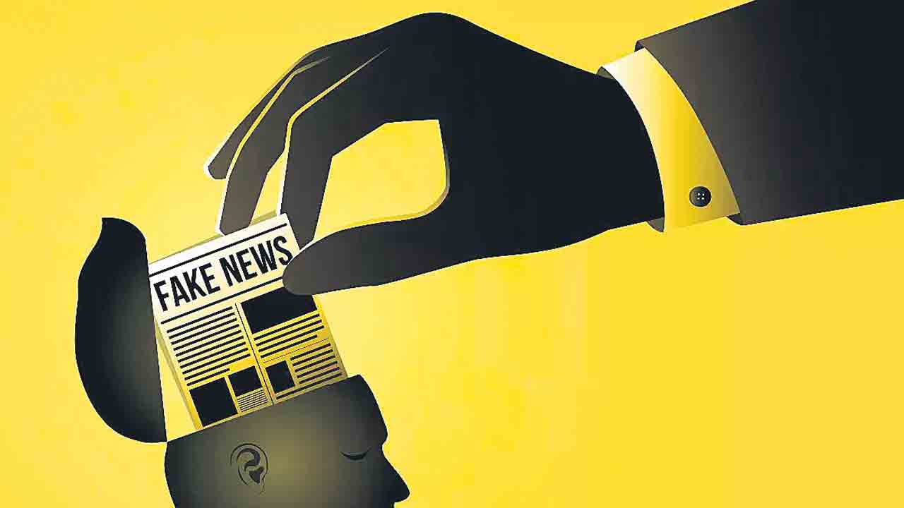 బట్టకాల్చి మీదేసే కట్టుకథలు!