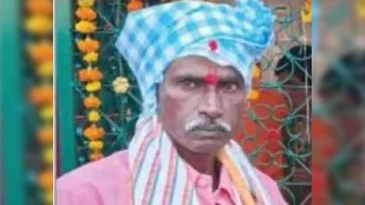 Commits suicide | పండుగ పూట విషాదం.. ఉరేసుకొని కౌలు రైతు ఆత్మహత్య