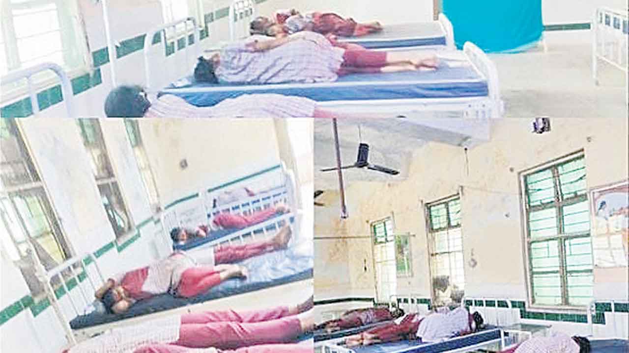 బాలికల హాస్టల్‌లో ఫుడ్‌పాయిజన్‌