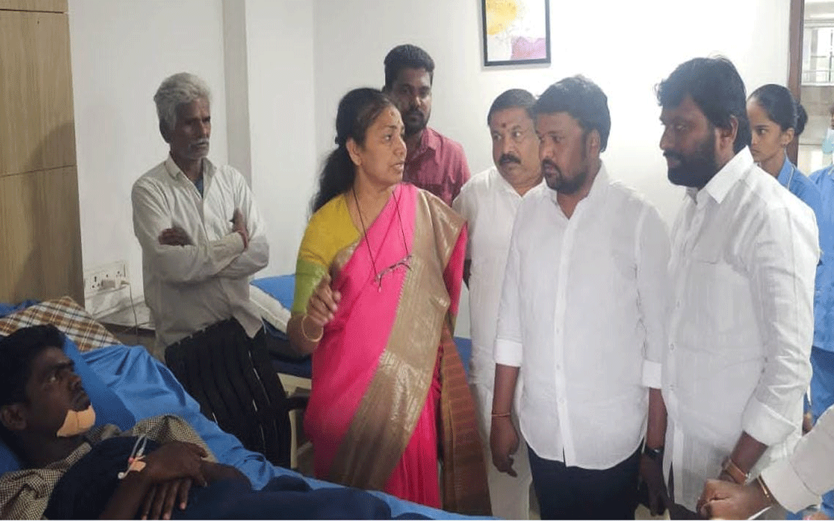 Gongidi Sunitha : బీఆర్ఎస్ యువజన నాయకుడికి మాజీ ఎమ్మెల్యే గొంగిడి ప‌రామ‌ర్శ‌