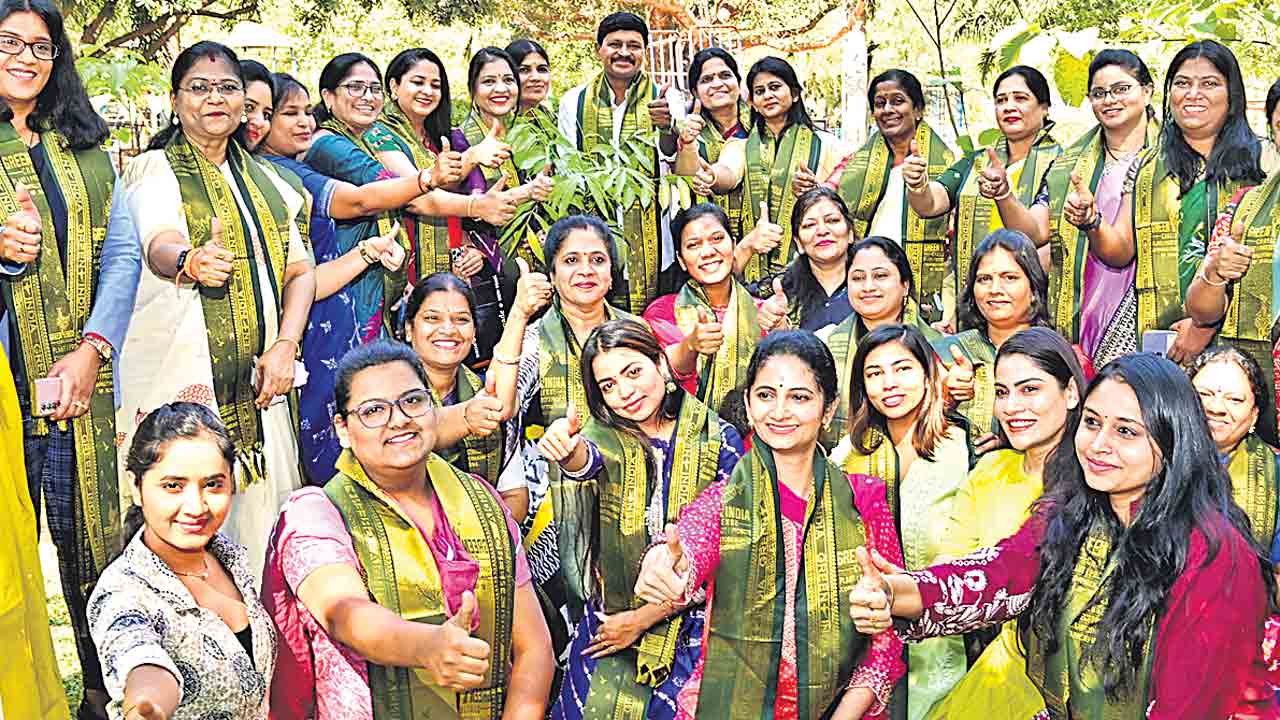 ‘ఉమెన్స్‌ డే’ గ్రీన్‌ చాలెంజ్‌