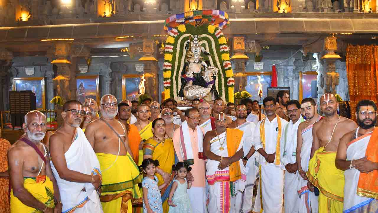 యాదగిరీశుడికి హంస వాహన సేవ