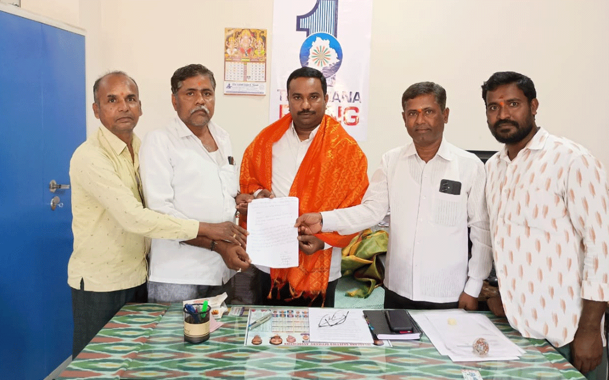 Handloom loans : చేనేత రుణాలు వెంట‌నే మాఫీ చేయాలి : పద్మశాలి సంఘం నాయకులు