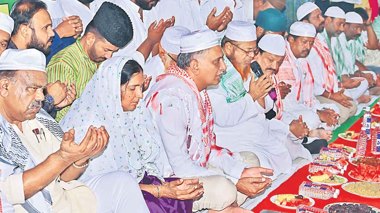 కాంగ్రెస్‌ రాగానే తోఫా గాయబ్‌