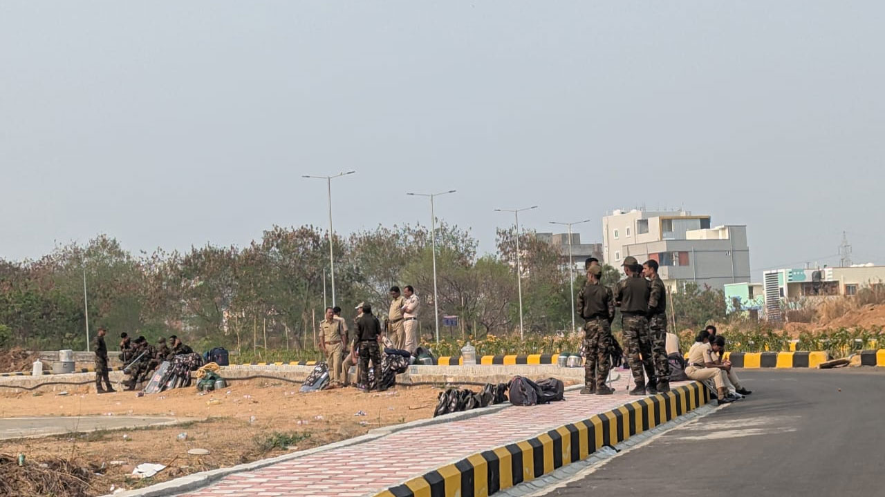 HCU | హెచ్‌సీయూలో ఉద్రిక్తత.. భారీగా మోహరించిన పోలీసులు