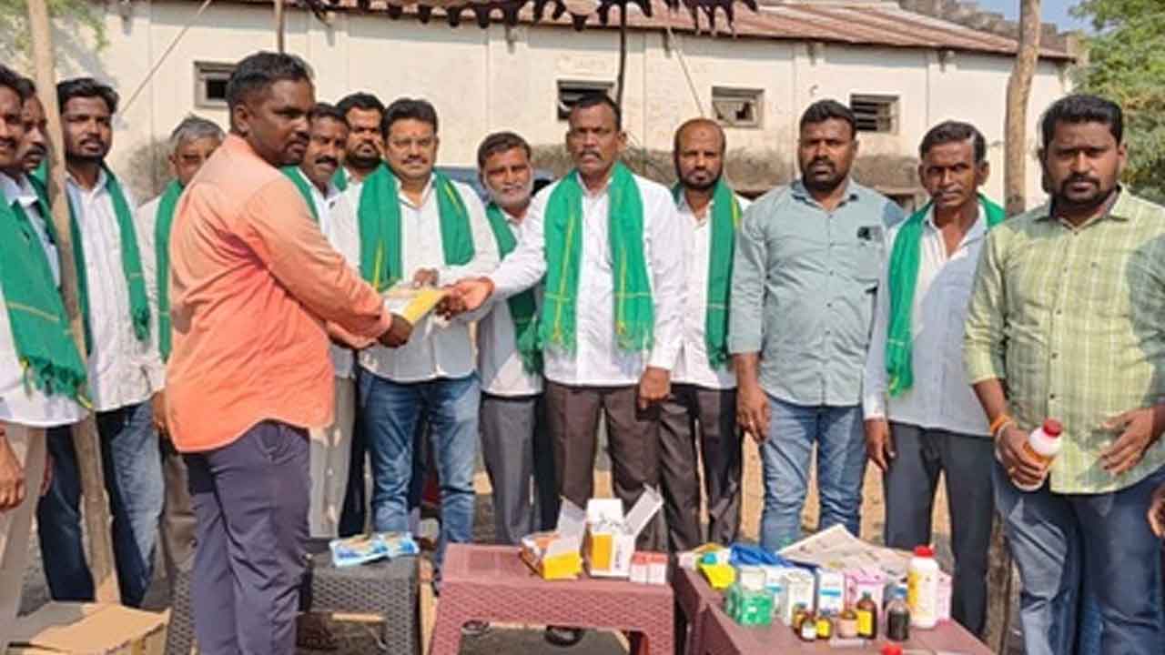 Veterinary camp | తారుపల్లిలో పశు వైద్య శిబిరం