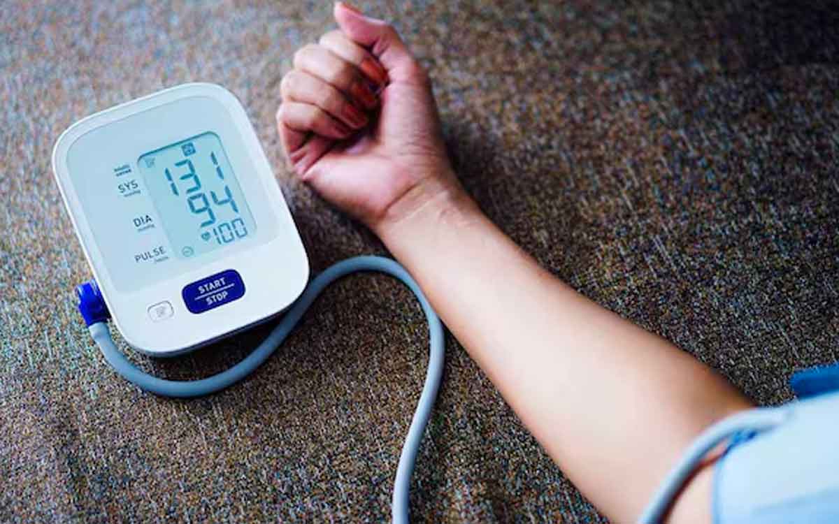 High Blood Pressure | హైబీపీని త‌గ్గించే ఆహారాలు ఇవి.. త‌ర‌చూ ఆహారంలో భాగం చేసుకోవాలి..!