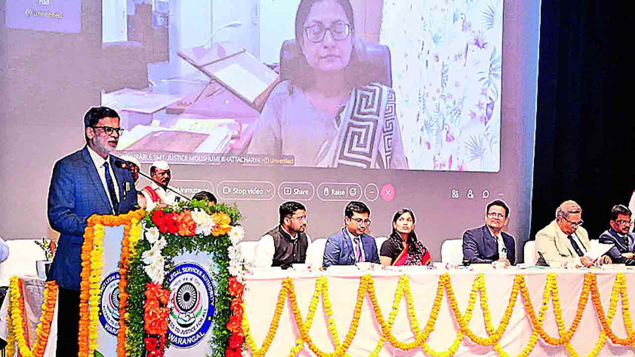 మధ్యవర్తిత్వంతో సమస్యలు పరిష్కరించుకోవాలి