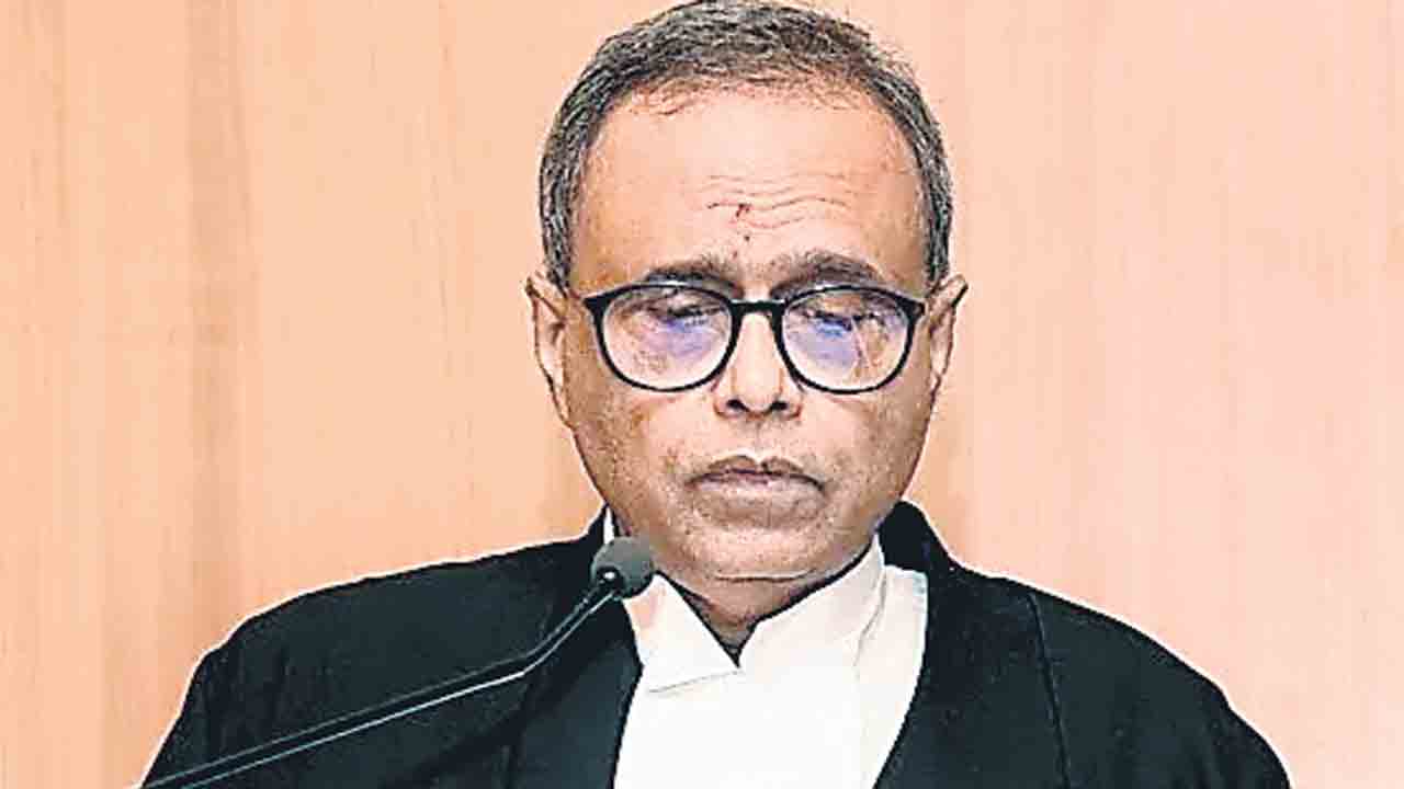 సుప్రీంకోర్టు జడ్జిగా జోయ్‌మాల్యా బాగ్చి