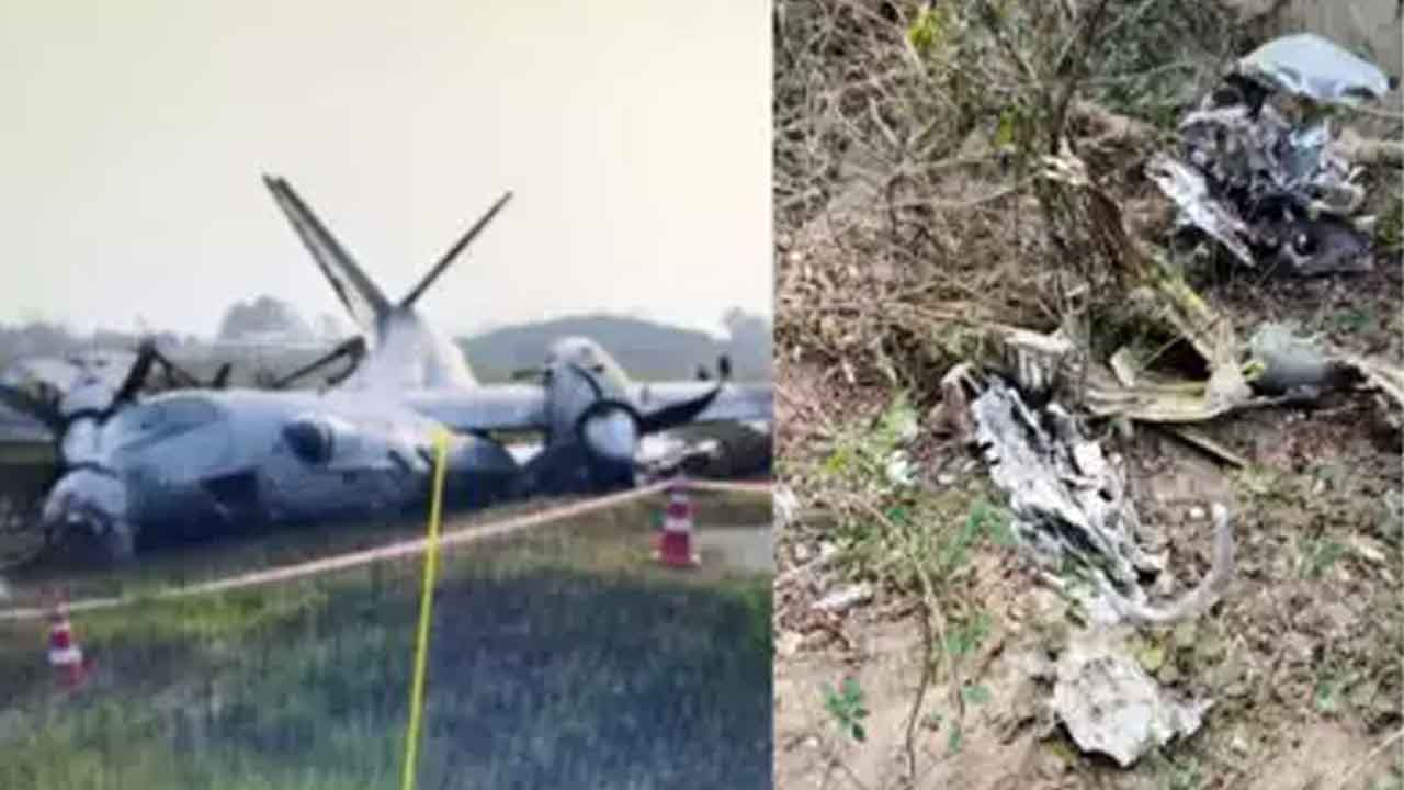 కూలిన రెండు వాయుసేన విమానాలు