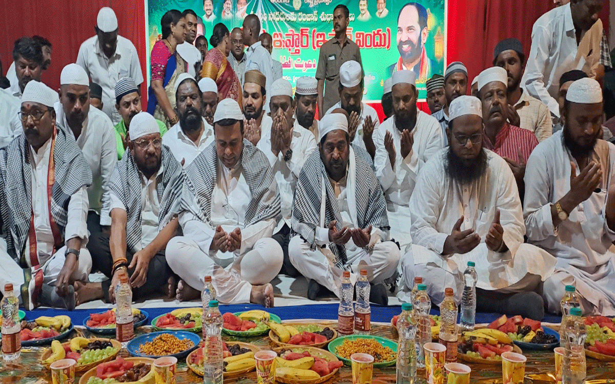 Iftar Feast : ముస్లింల ఉపవాస దీక్షలు ఫలించాలి : మాజీ మంత్రి జగదీశ్రెడ్డి