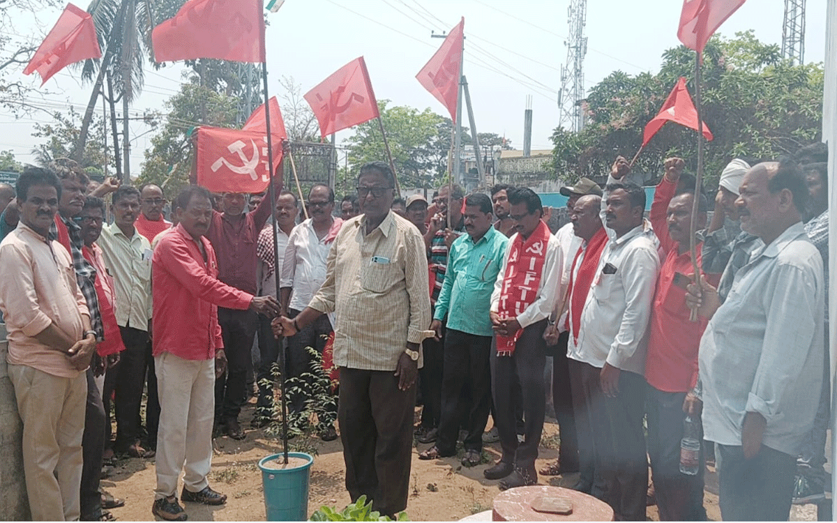IFTU : ఆటో, మోటార్ కార్మికుల‌కు ఇచ్చిన హామీని ప్ర‌భుత్వం నెర‌వేర్చాలి : ఐఎఫ్‌టీయూ రాష్ట్ర అధ్య‌క్షుడు కృష్ణ‌