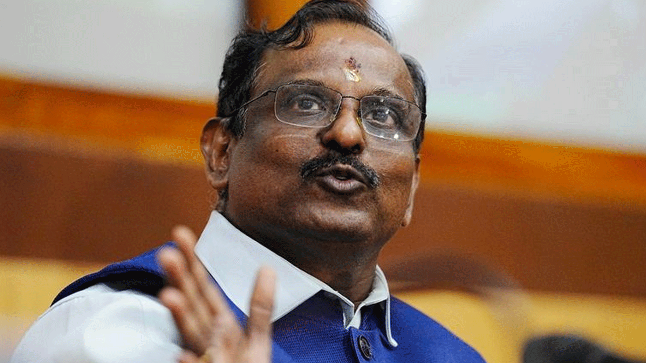 ISRO Chief: చంద్ర‌యాన్‌-5 ద్వారా చంద్రుడిపైకి 250 కేజీల రోవ‌ర్:  ఇస్రో చీఫ్‌