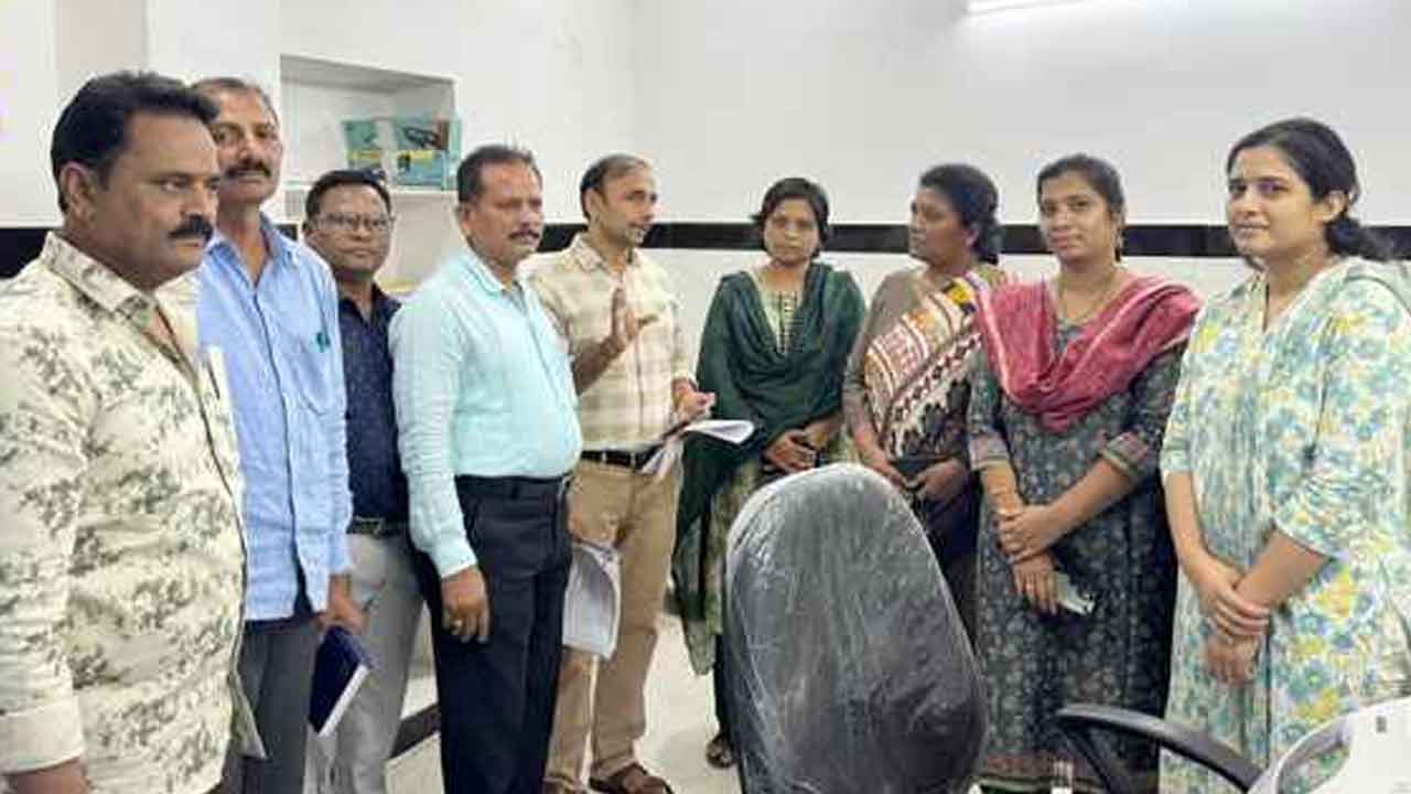 Scanning centers | స్కానింగ్ సెంటర్లను తనిఖీ చేసిన వైద్యాధికారులు