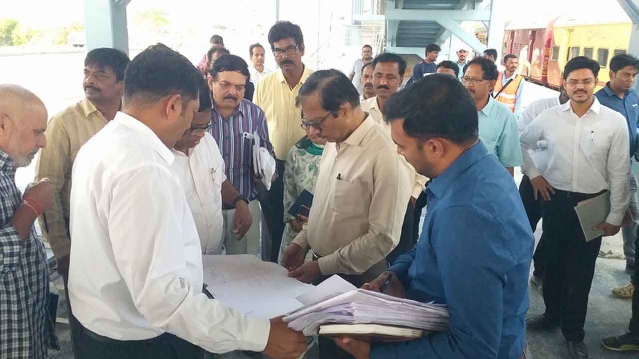 Arun Kumar Jain | రైల్వే స్టేషన్ నిర్మాణ పనుల్లో వేగం పెంచాలి