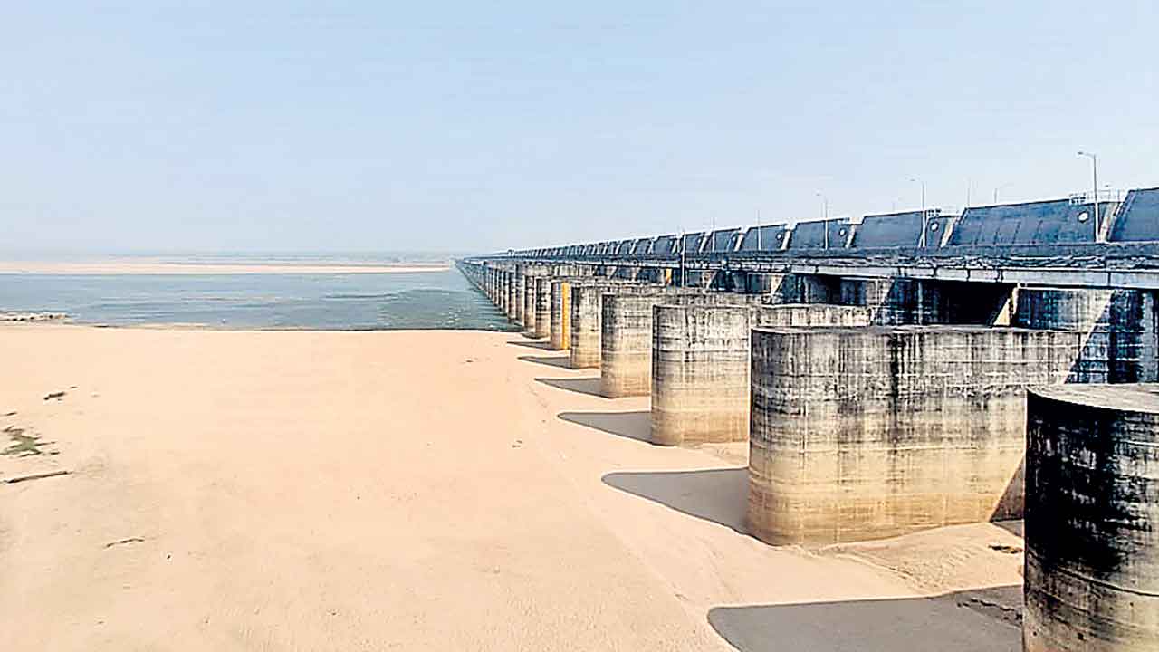 Kaleshwaram Project | కాళేశ్వరం కూలిపోయిందని నమ్మించేందుకు.. పొలాలను ఎండబెడుతున్న కాంగ్రెస్‌!