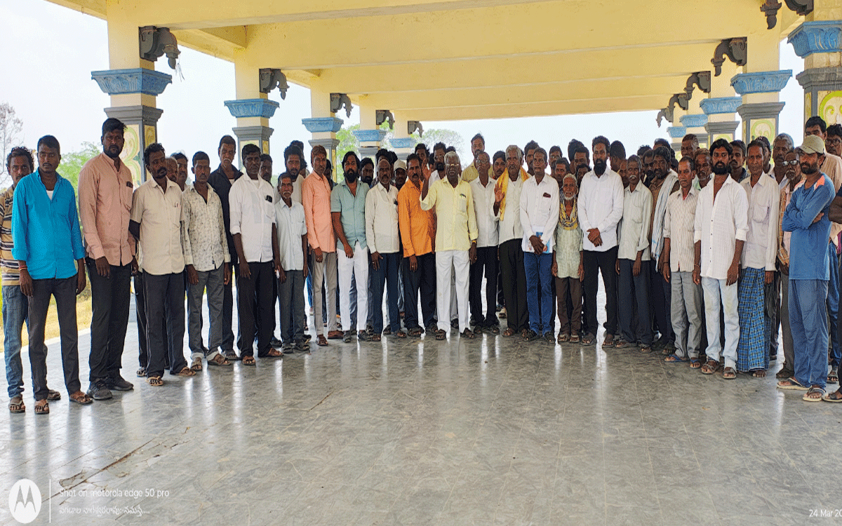 Cemetery : డెయిరీ ఫామ్ నుండి స్మ‌శాన వాటిక‌కు ర‌క్ష‌ణ కల్పించండి : కారేప‌ల్లి భ‌ర‌త్‌న‌గ‌ర్ వాసులు