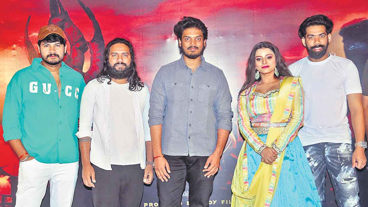 మహిషాసుర మర్ధని నేపథ్యంతో..