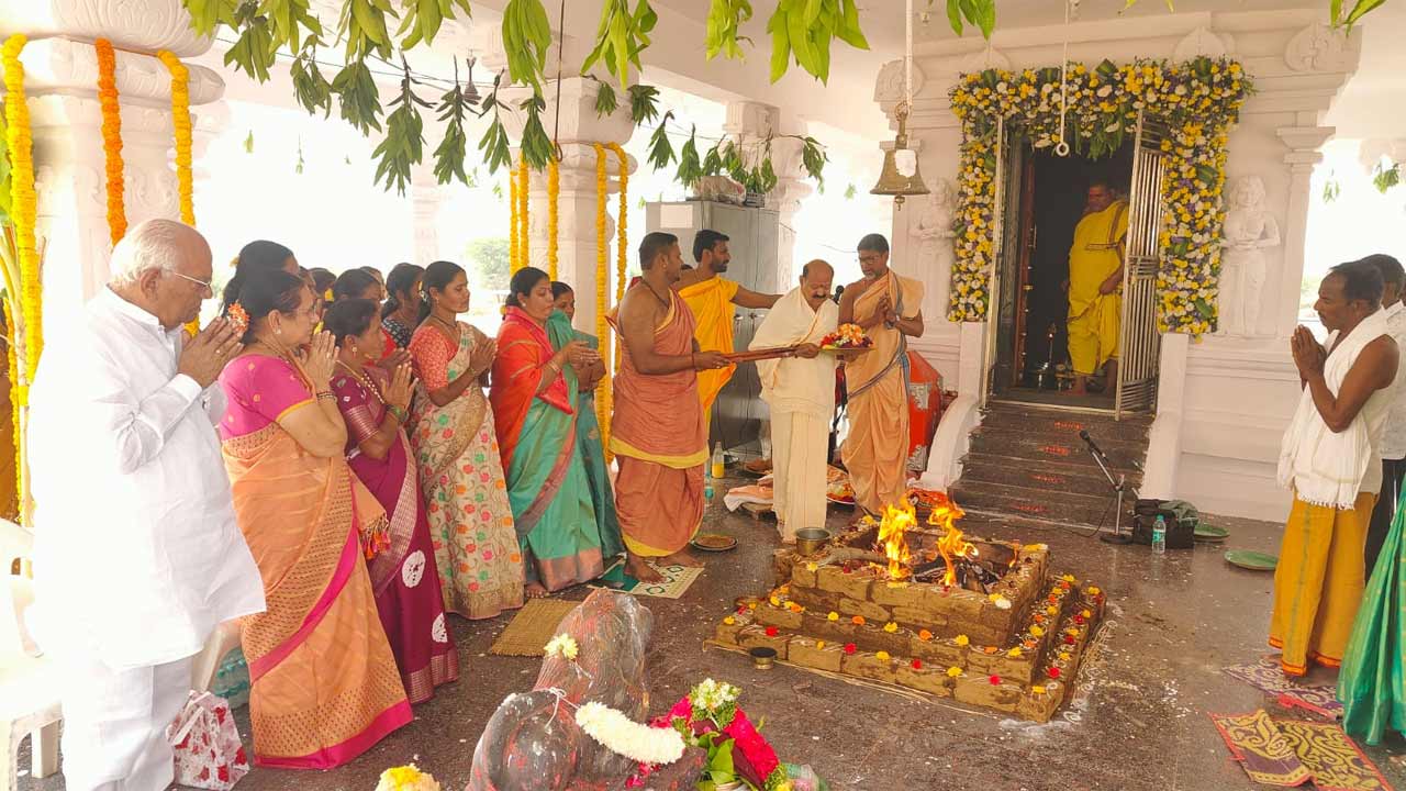 Katta Maisamma | ఘనంగా కట్టమైసమ్మ ఆలయ ద్వితీయ వార్షికోత్సవం.. సురంగల్‌లో శతసప్త చండీయాగం