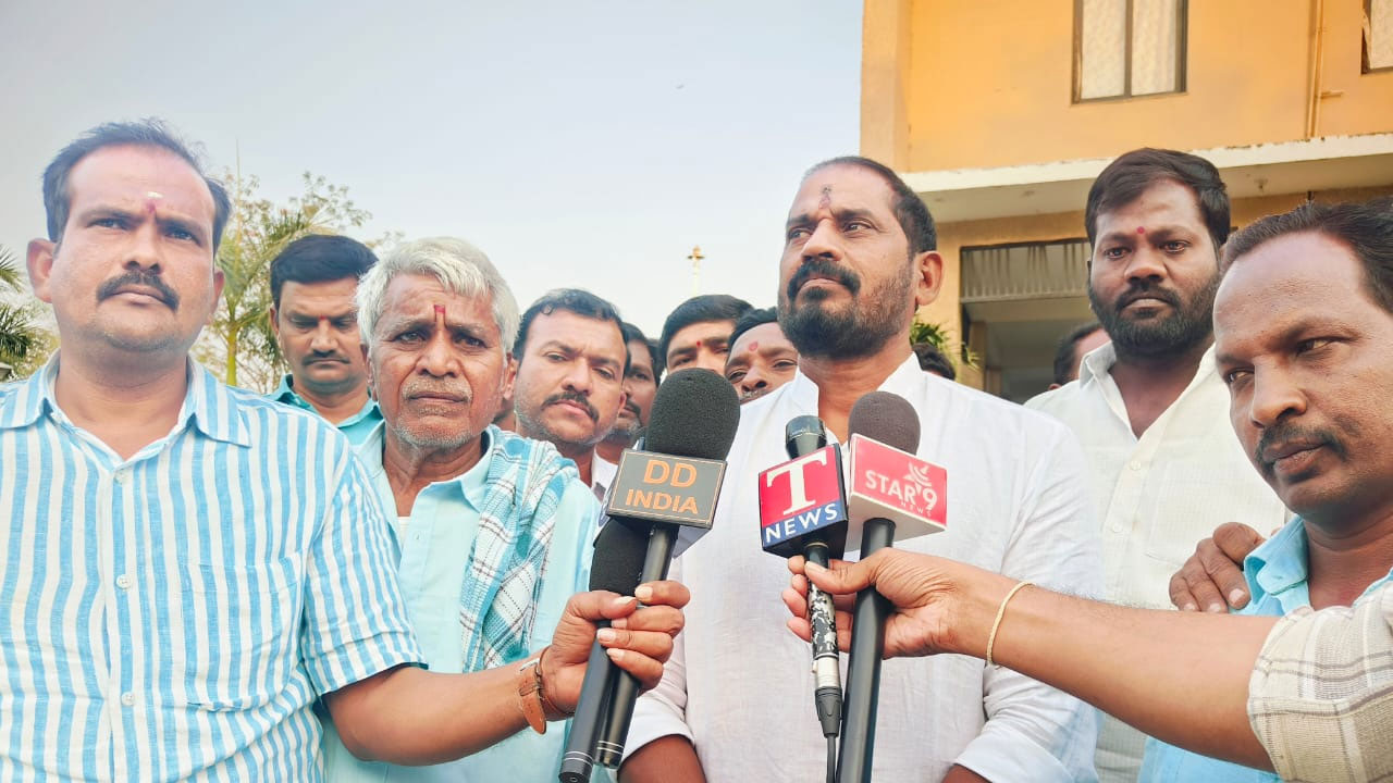 Kaushik Hari | మురుమూరులో మట్టి అక్రమ రవాణాకు అడ్డుకట్ట వేయాలి: బీఆర్‌ఎస్‌ నేత కౌశిక్ హరి