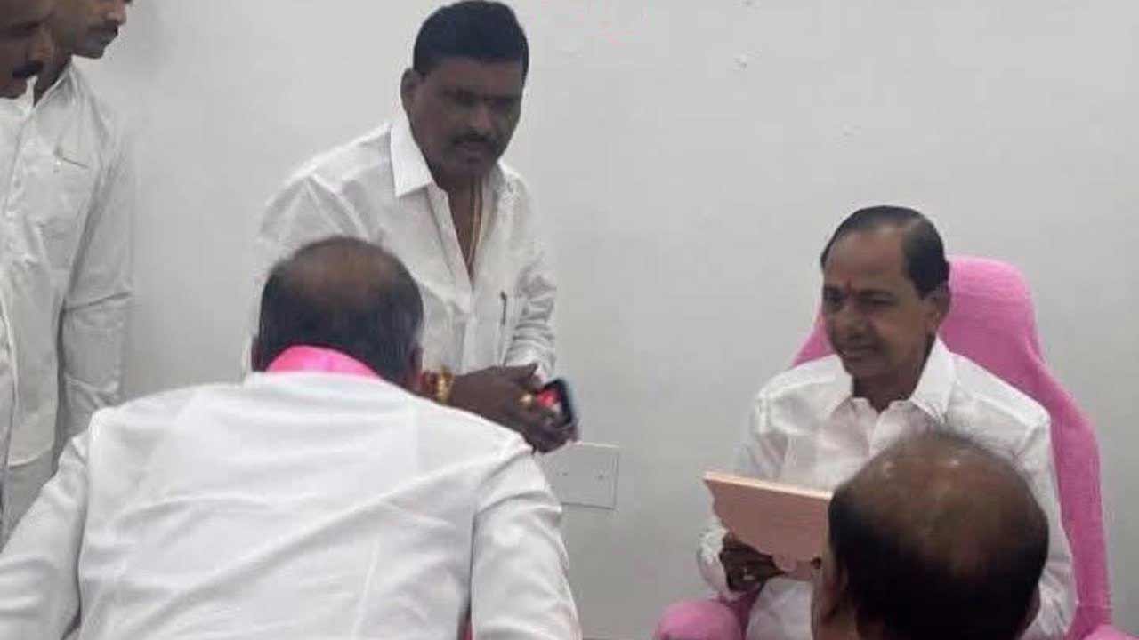 KCR | కేసీఆర్‌ను కలిసిన ఎమ్మెల్యే గూడెం మహిపాల్‌ రెడ్డి.. అసెంబ్లీ లాబీలో ఆసక్తికర పరిణామం